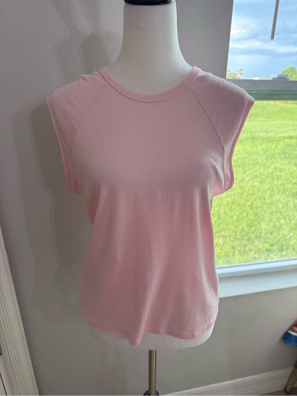 Banana Republic Light Pink Sleeveless Crewneck Top